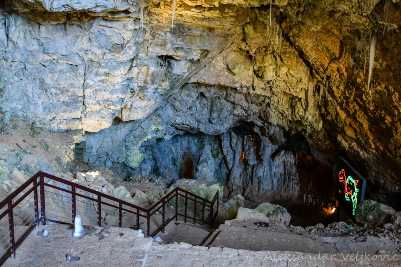 Descending into the Resava cave