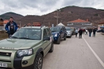 Kraća stanka u Trgovištu, da se ljudi pozdrave sa predsednikom opštine