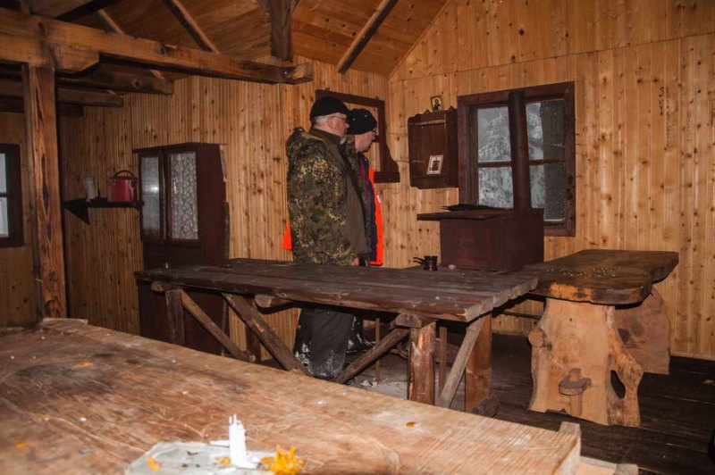 Inside the Bilješke stene shelter