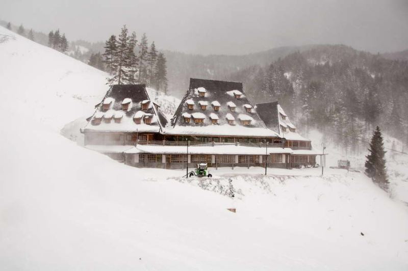 The Iver ski hotel in the April blizzard