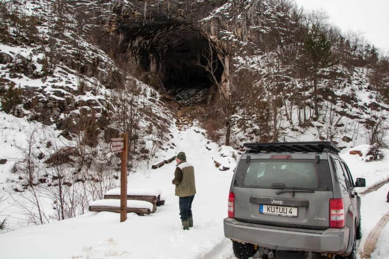 We've reached the Dobroselica natural stone arch