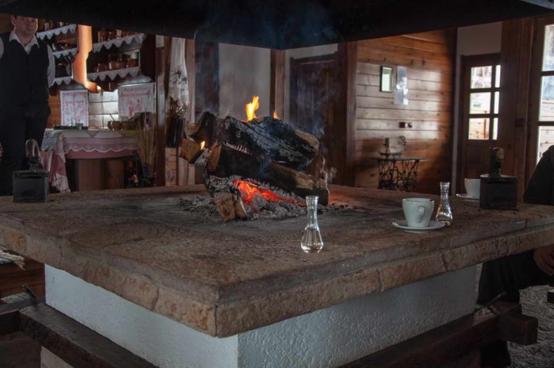 Great fireplace at Vraneša