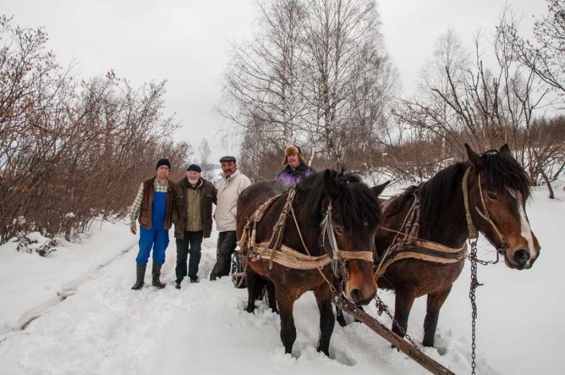 Meeting Bajro and his old fashioned offroad transport